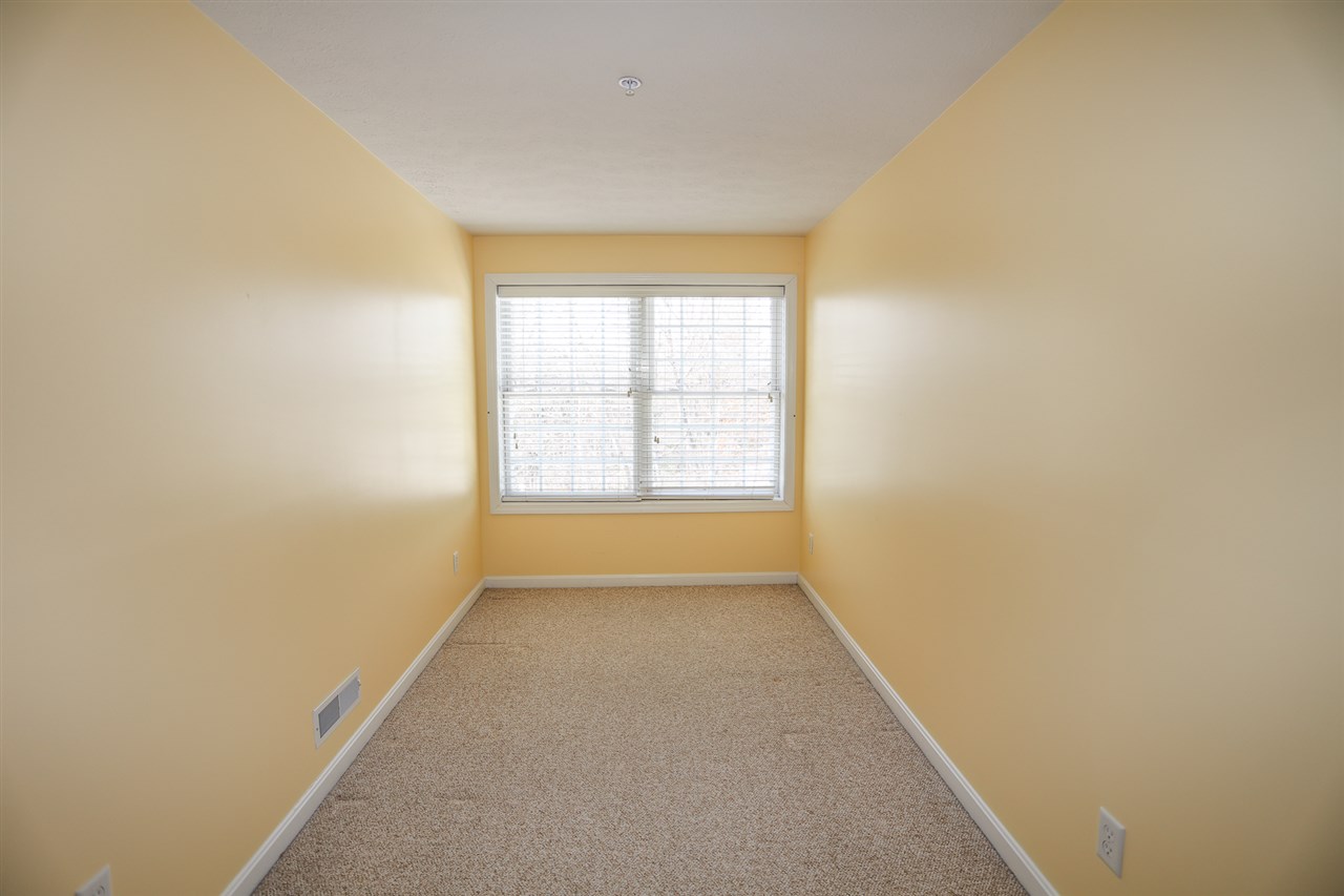 34 Mammoth Road, Unit 5 Hooksett, NH 03106 - Photo 30 of 39 Gallery Image 30