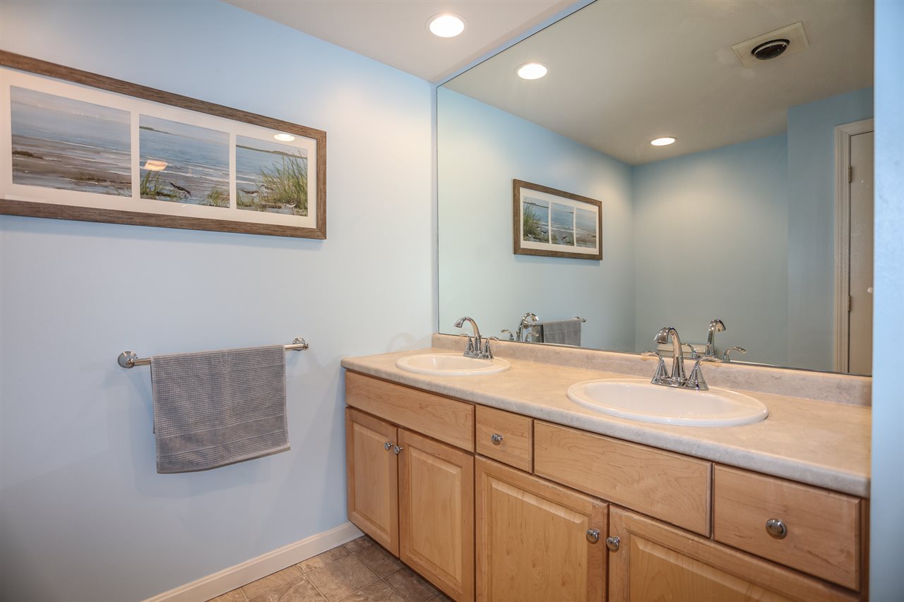 34 Mammoth Road, Unit 5 Hooksett, NH 03106 - Photo 35 of 39 Gallery Image 35