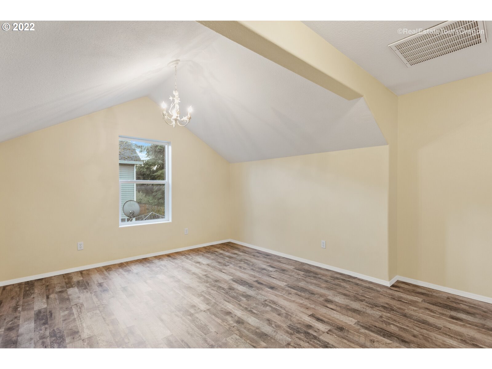 910 Northeast Mariners Loop Portland, OR 97211 - Photo 18 of 32 Gallery Image 18