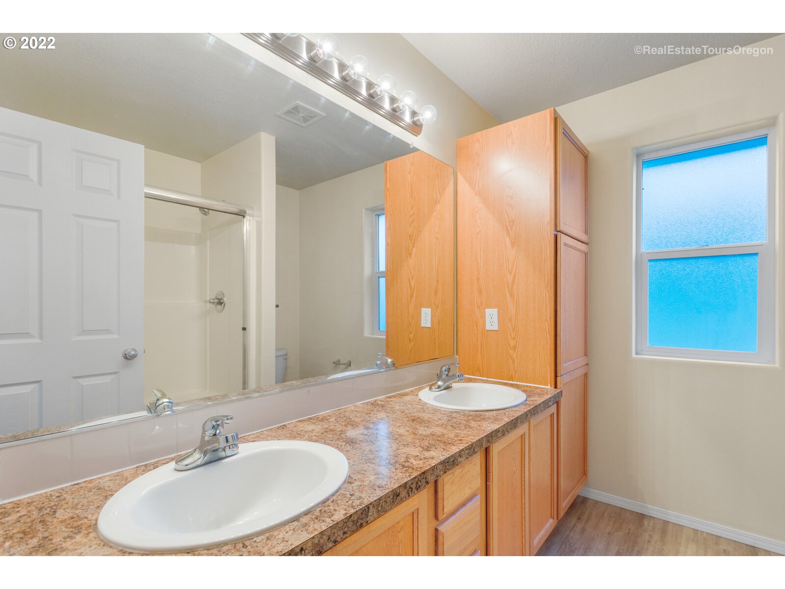 910 Northeast Mariners Loop Portland, OR 97211 - Photo 23 of 32 Gallery Image 23