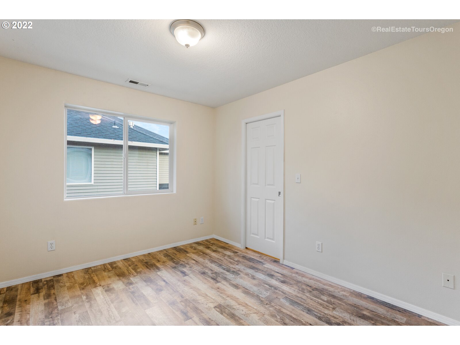 910 Northeast Mariners Loop Portland, OR 97211 - Photo 25 of 32 Gallery Image 25