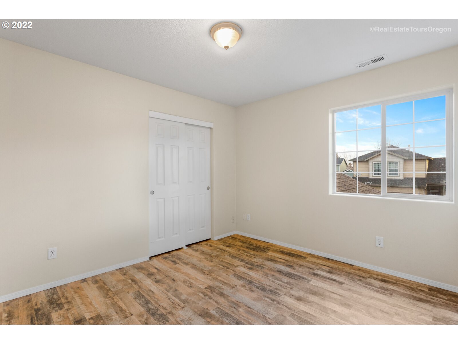 910 Northeast Mariners Loop Portland, OR 97211 - Photo 27 of 32 Gallery Image 27