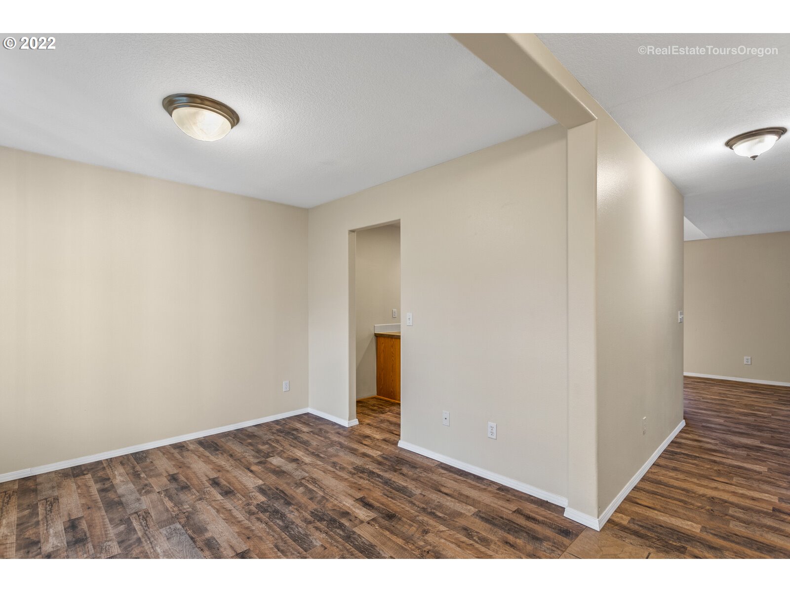 910 Northeast Mariners Loop Portland, OR 97211 - Photo 3 of 32 Gallery Image 3