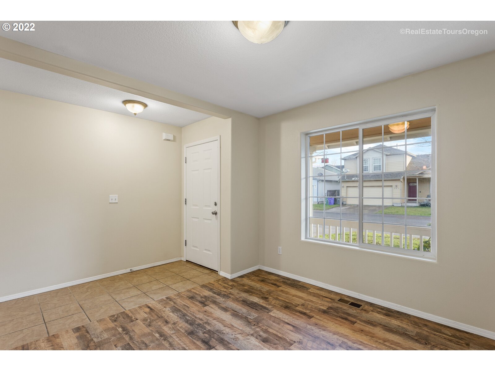 910 Northeast Mariners Loop Portland, OR 97211 - Photo 4 of 32 Gallery Image 4
