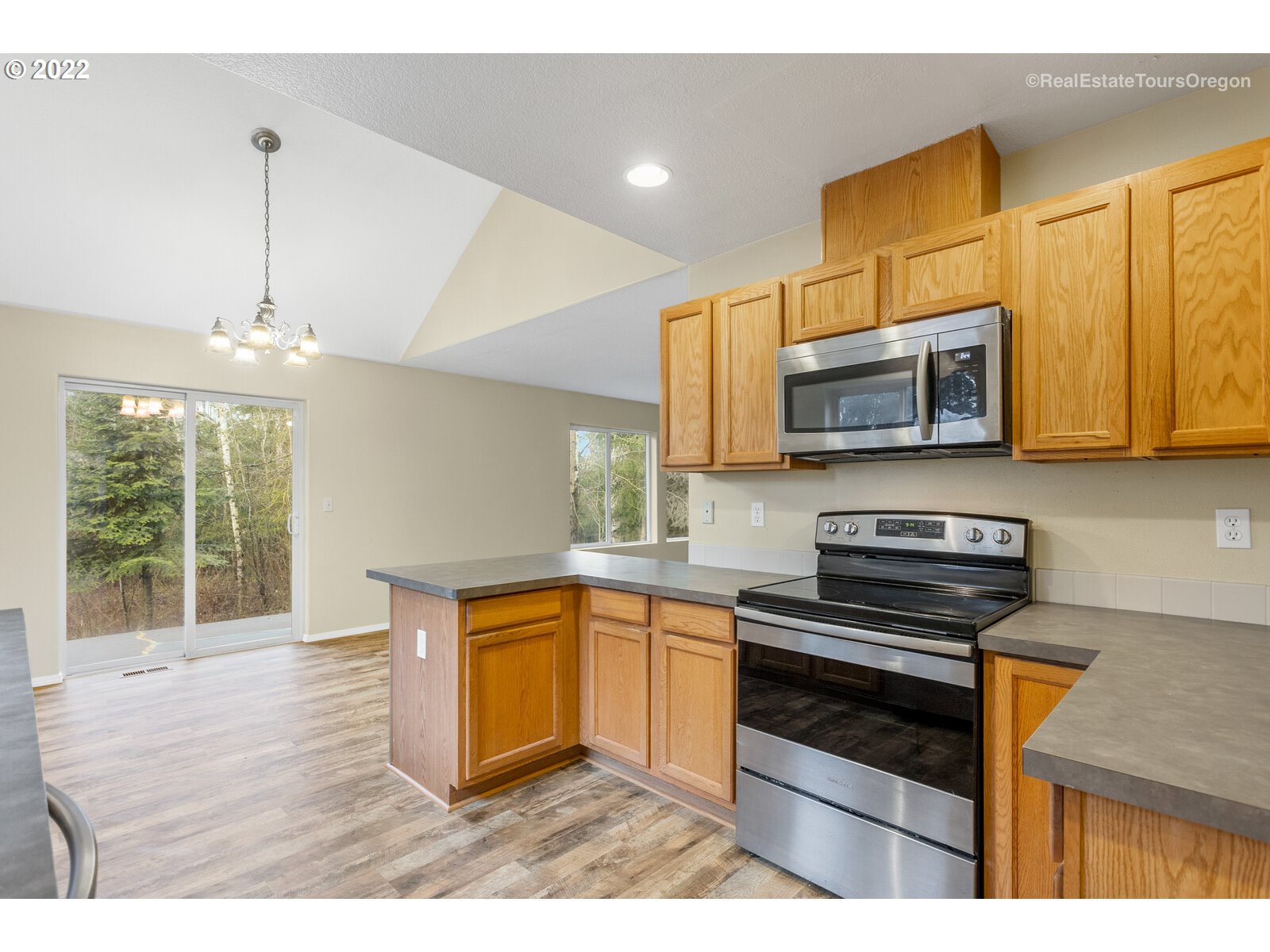 910 Northeast Mariners Loop Portland, OR 97211 - Photo 8 of 32 Gallery Image 8
