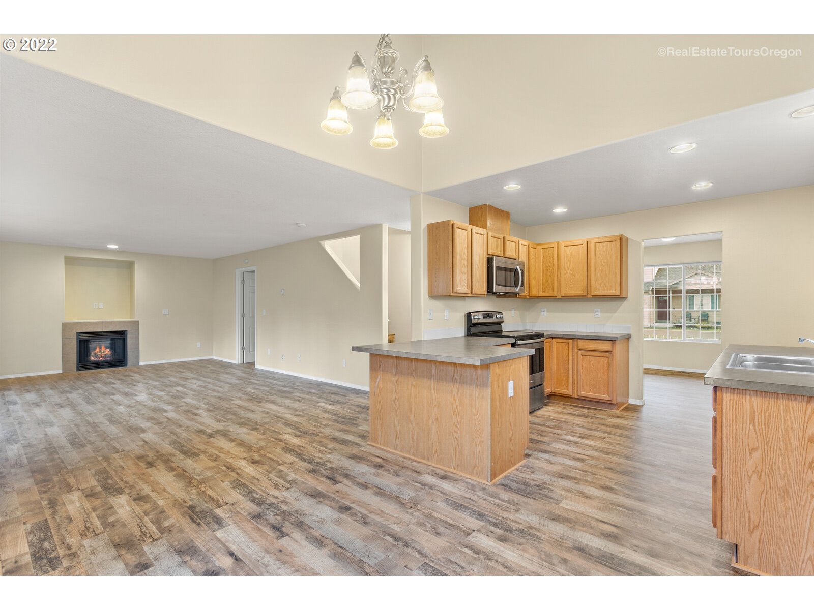 910 Northeast Mariners Loop Portland, OR 97211 - Photo 10 of 32 Gallery Image 10