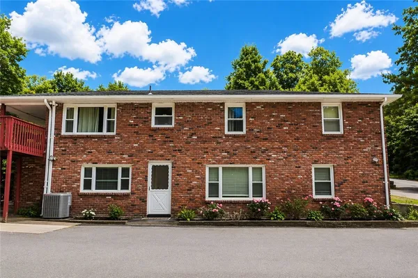 $2,200 | 77 Victoria Street, Johnston, RI 02919