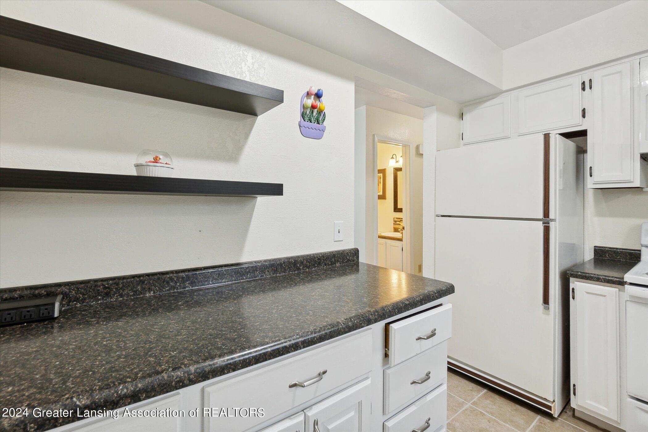 1750 Maple Ridge Road Haslett, MI 48840 - Photo 18 of 39 Kitchen