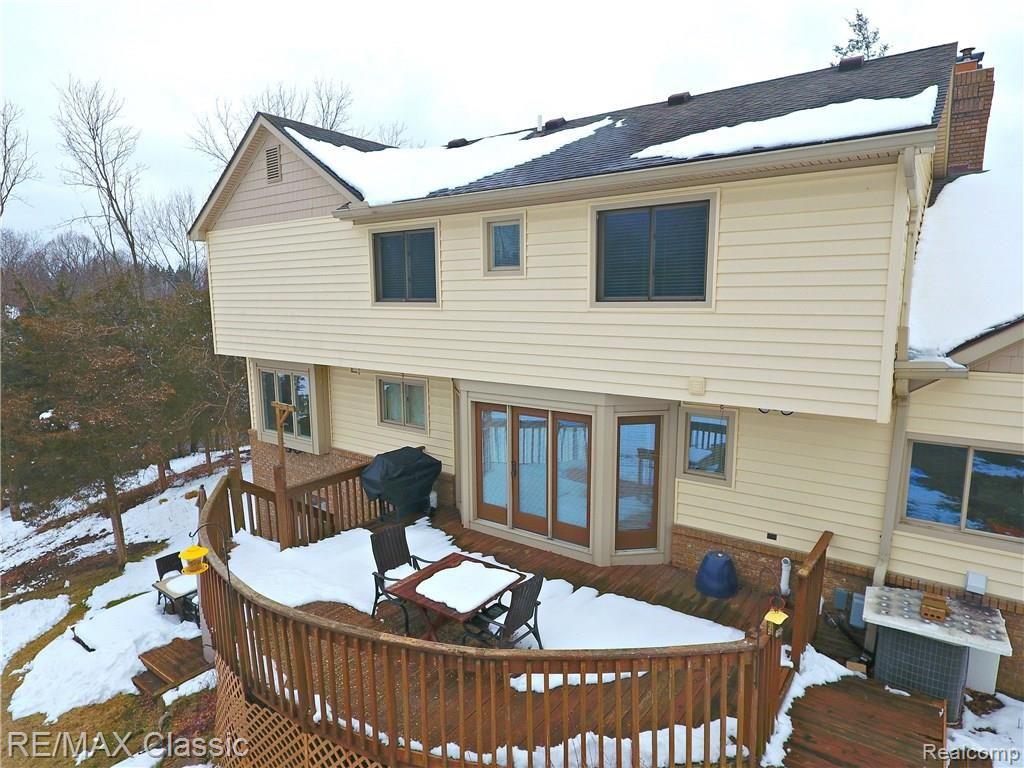 1232 Pine Ridge Road Milford, MI 48380 - Photo 6 of 34 Pine Ridge Dr Back Deck.jpg