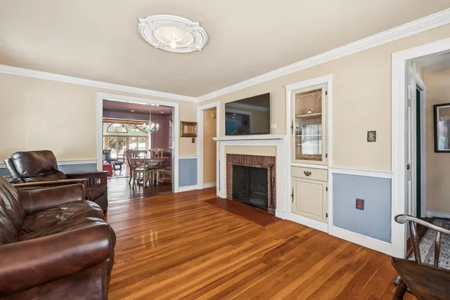 $875,000 | 25 Juniper Avenue, Wakefield, MA 01880