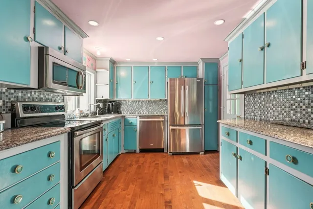 $875,000 | 25 Juniper Avenue, Wakefield, MA 01880