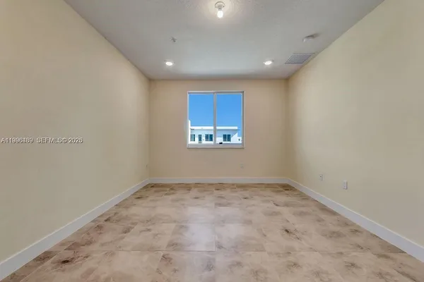 $425,000 | 6420 Northwest 102nd Path, Unit 303, Doral, FL 33178