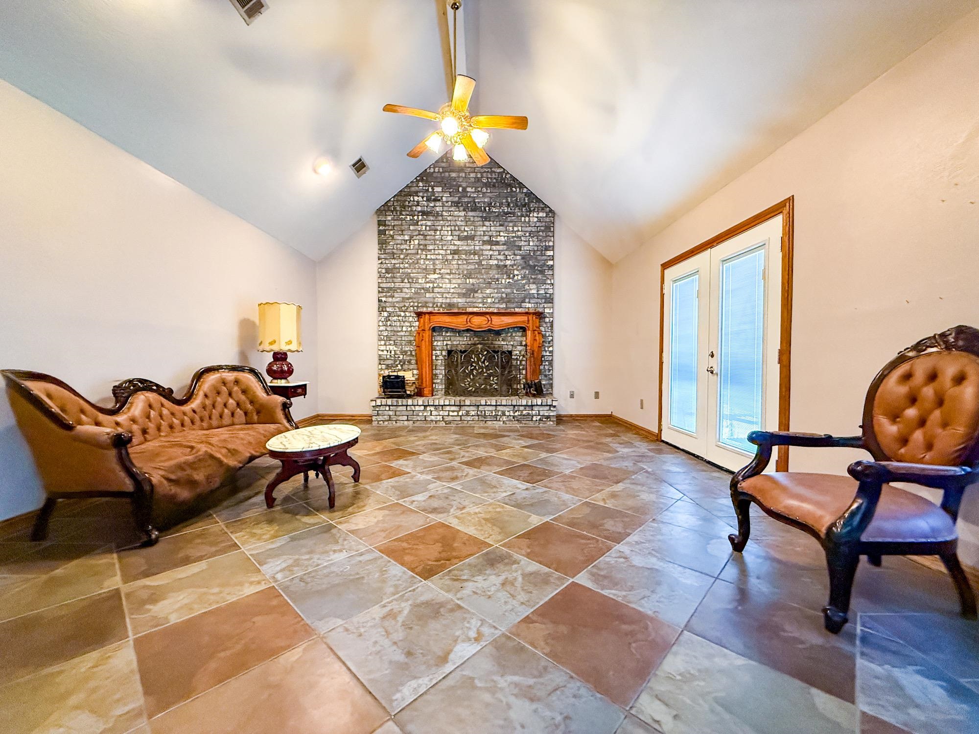 9403 Twin Lakes Road Orange, TX 77632 - Photo 5 of 39