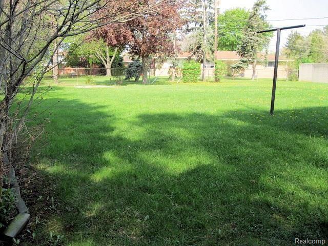 35425 Garfield Road Clinton Township, MI 48035 - Photo 32 of 35 Garfield 35425 036.jpg