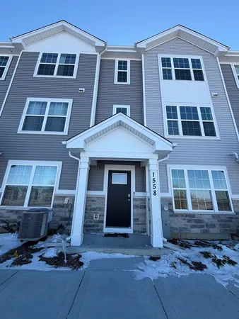 $2,499 | 1558 Sequoia Way, Unit 1558, Pingree Grove, IL 60140