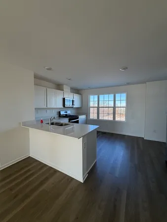 $2,499 | 1558 Sequoia Way, Unit 1558, Pingree Grove, IL 60140