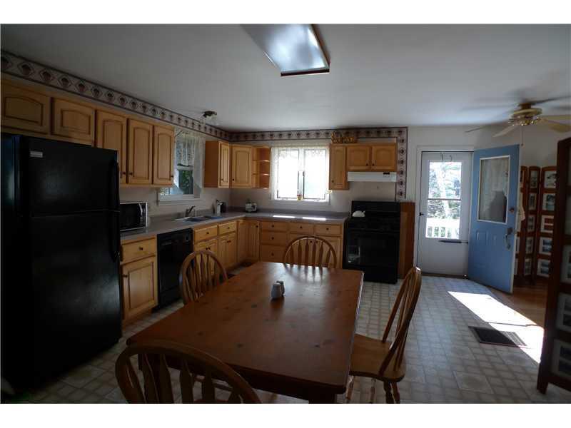 51 Wiscasset Road Boothbay, ME 04537 - Photo 4 of 16 Kitchen.