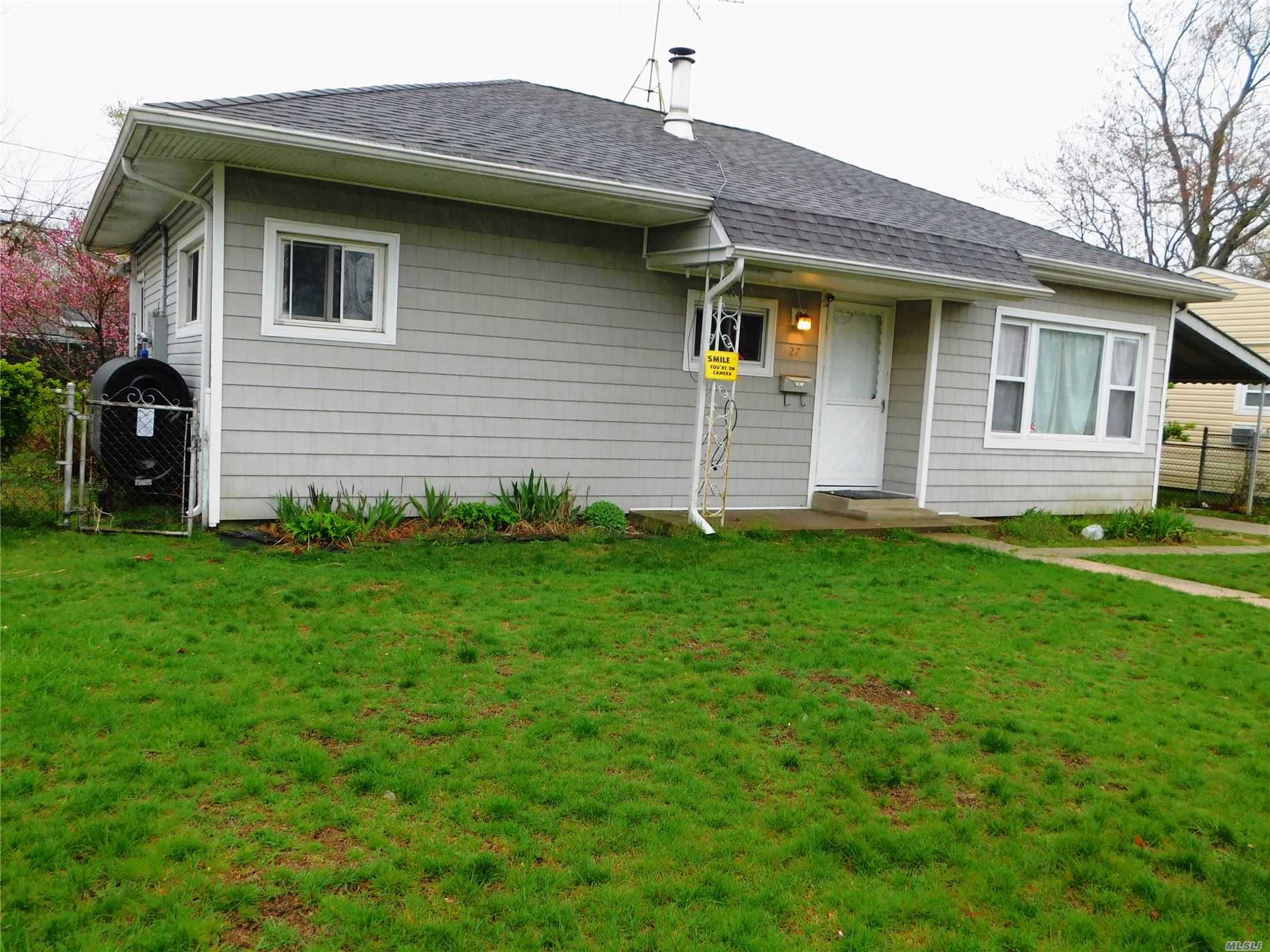 27 Croydon Road Amityville, NY 11701 - Photo 1 of 1 Gallery Image 1