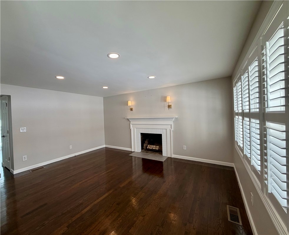 281 Abbott Run Valley Road Cumberland, RI 02864 - Photo 7 of 25 Gallery Image 7