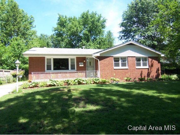 2205 Fairway Drive Springfield, IL 62704 - Photo 1 of 12