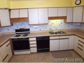 2205 Fairway Drive Springfield, IL 62704 - Photo 4 of 12