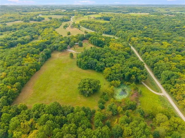 $250,000 | 23291 Christian Road, Braymer, MO 64624