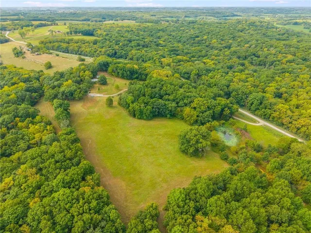 $265,000 | 23291 Christian Road, Braymer, MO 64624