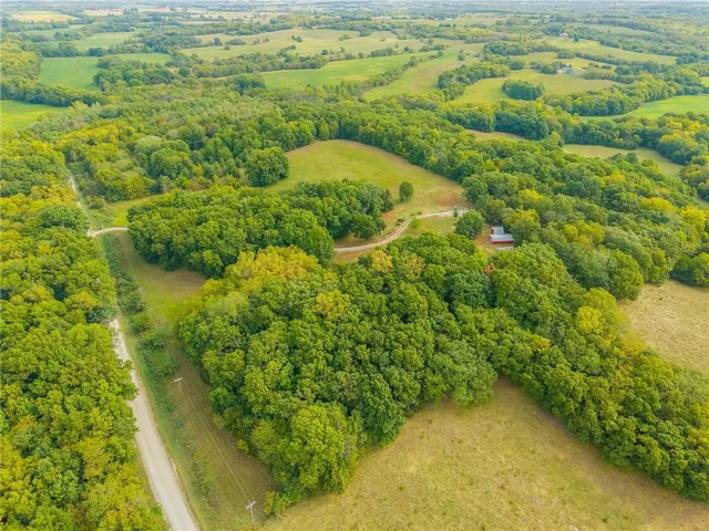 $265,000 | 23291 Christian Road, Braymer, MO 64624