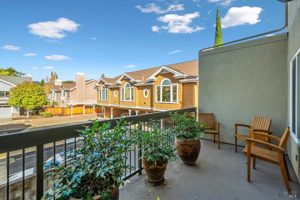 $885,000 | 649 1st Street West, Unit 1, Sonoma, CA 95476