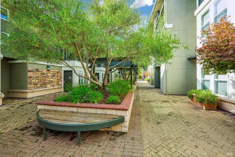 $885,000 | 649 1st Street West, Unit 1, Sonoma, CA 95476