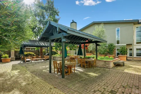 $885,000 | 649 1st Street West, Unit 1, Sonoma, CA 95476