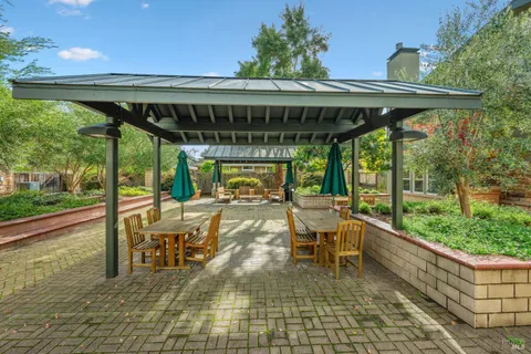 $885,000 | 649 1st Street West, Unit 1, Sonoma, CA 95476