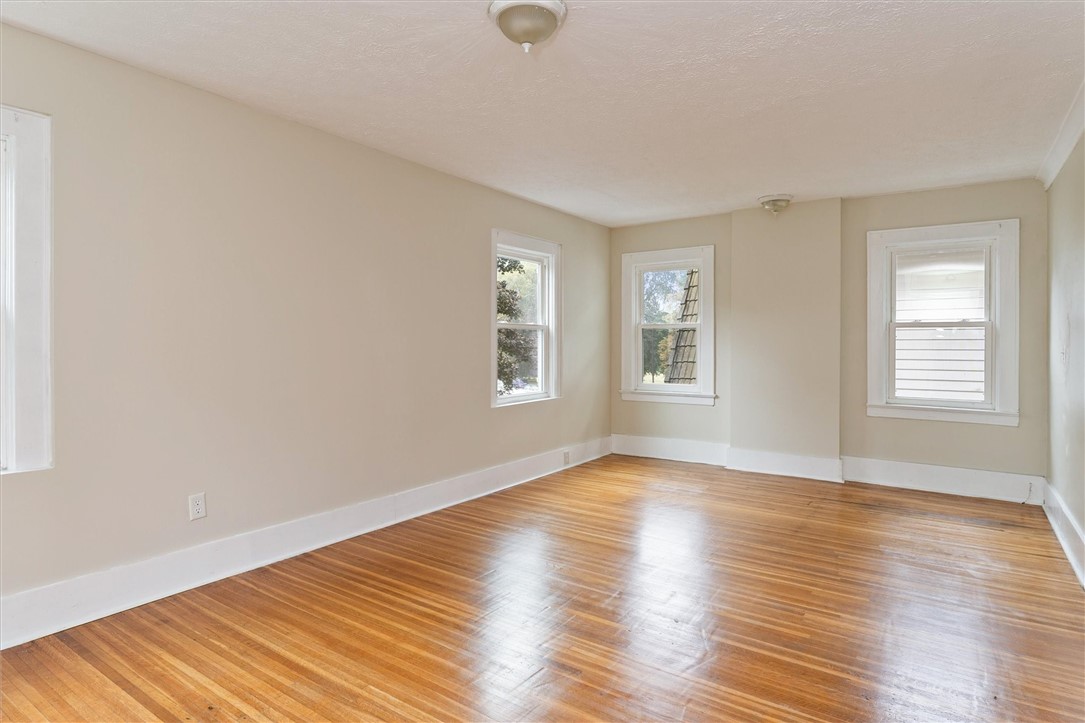 19 Genesee Park Boulevard Rochester, NY 14611 - Photo 41 of 50