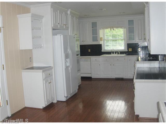 130 West Greenhill Road Mount Airy, NC 27030 - Photo 3 of 16 Kitchen.