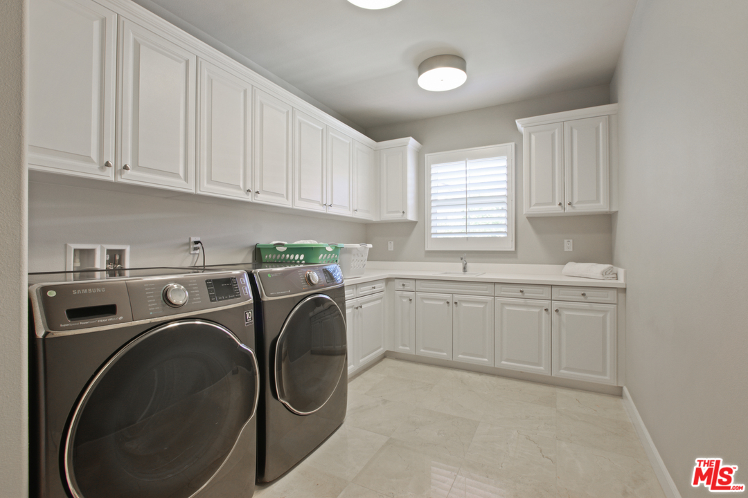 48 Clocktower Irvine, CA 92620 - Photo 24 of 39 Gallery Image 24