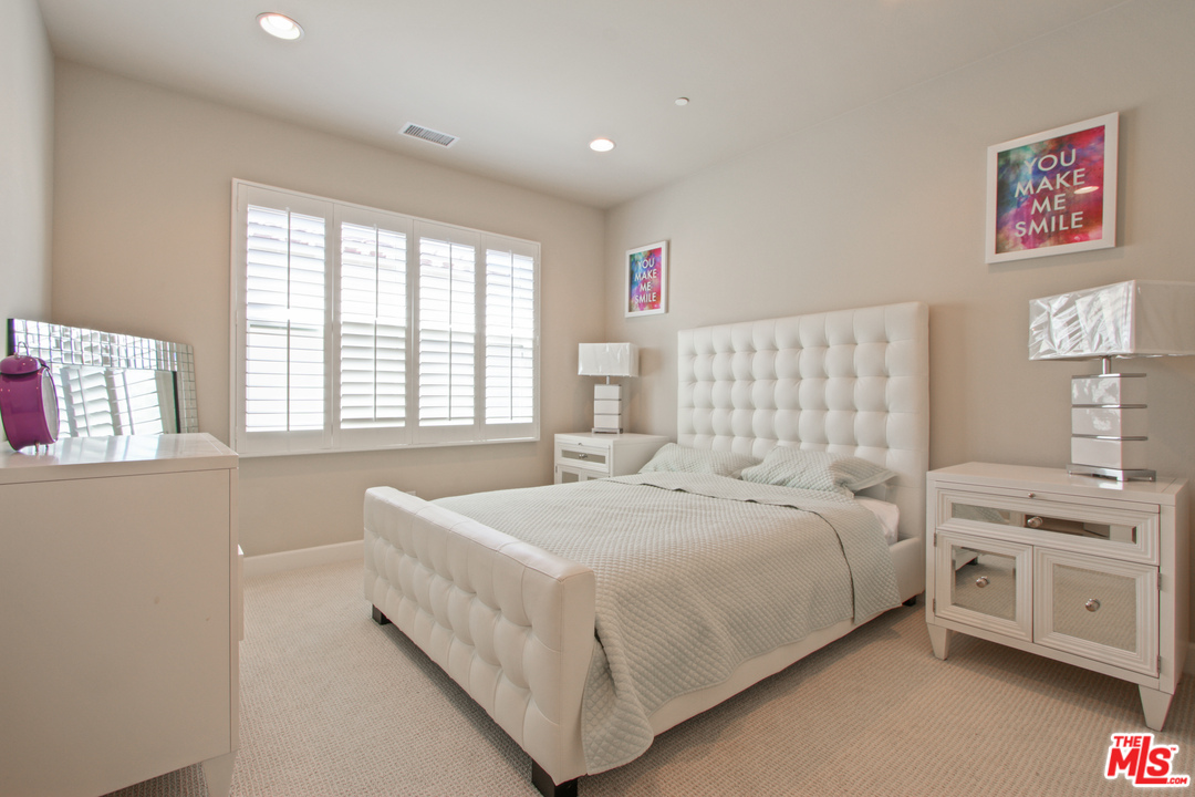 48 Clocktower Irvine, CA 92620 - Photo 28 of 39 Gallery Image 28