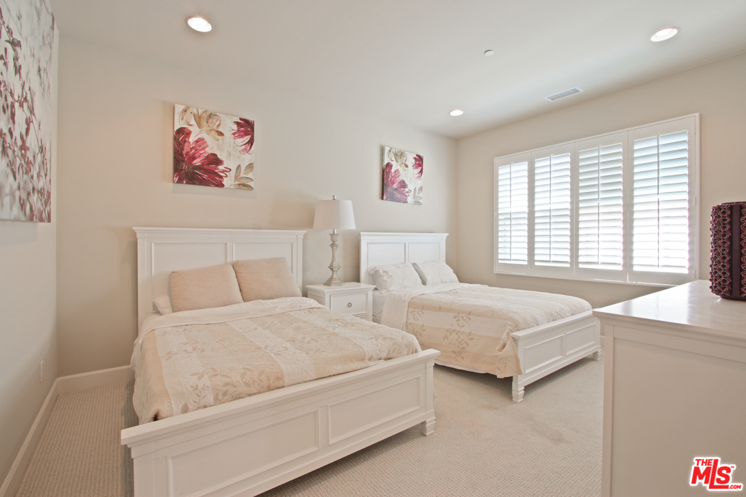 48 Clocktower Irvine, CA 92620 - Photo 29 of 39 Gallery Image 29