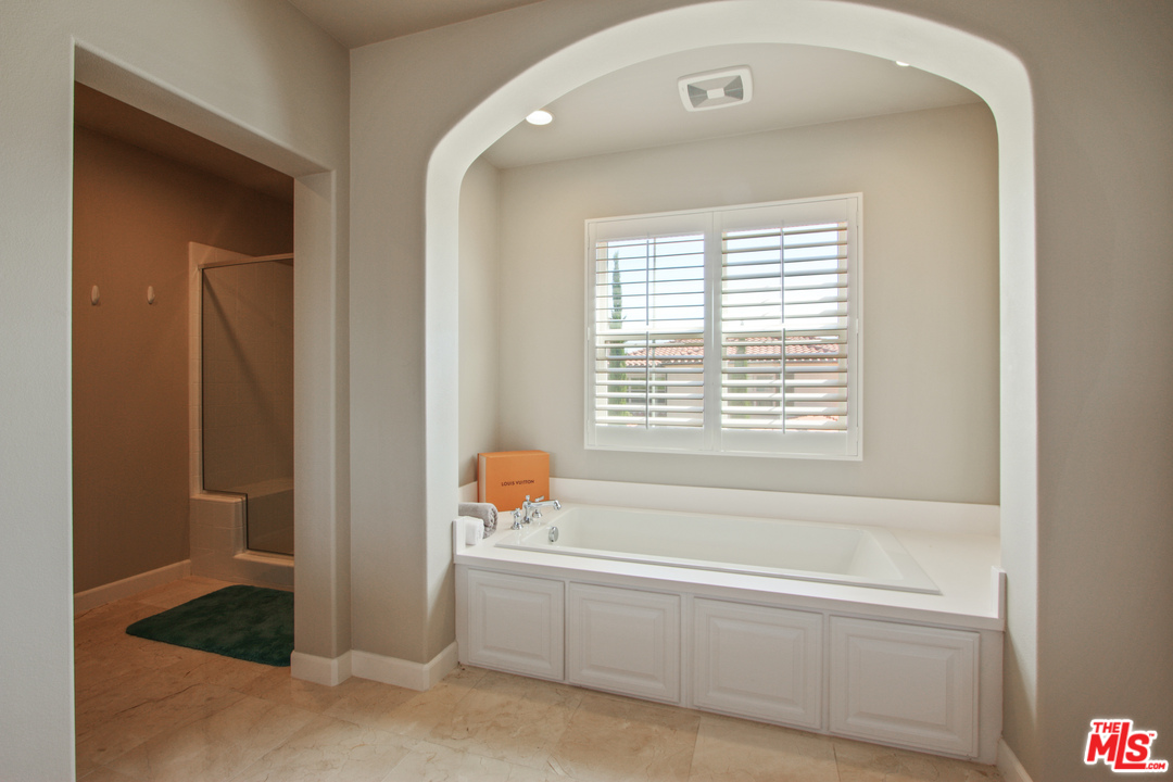 48 Clocktower Irvine, CA 92620 - Photo 32 of 39 Gallery Image 32