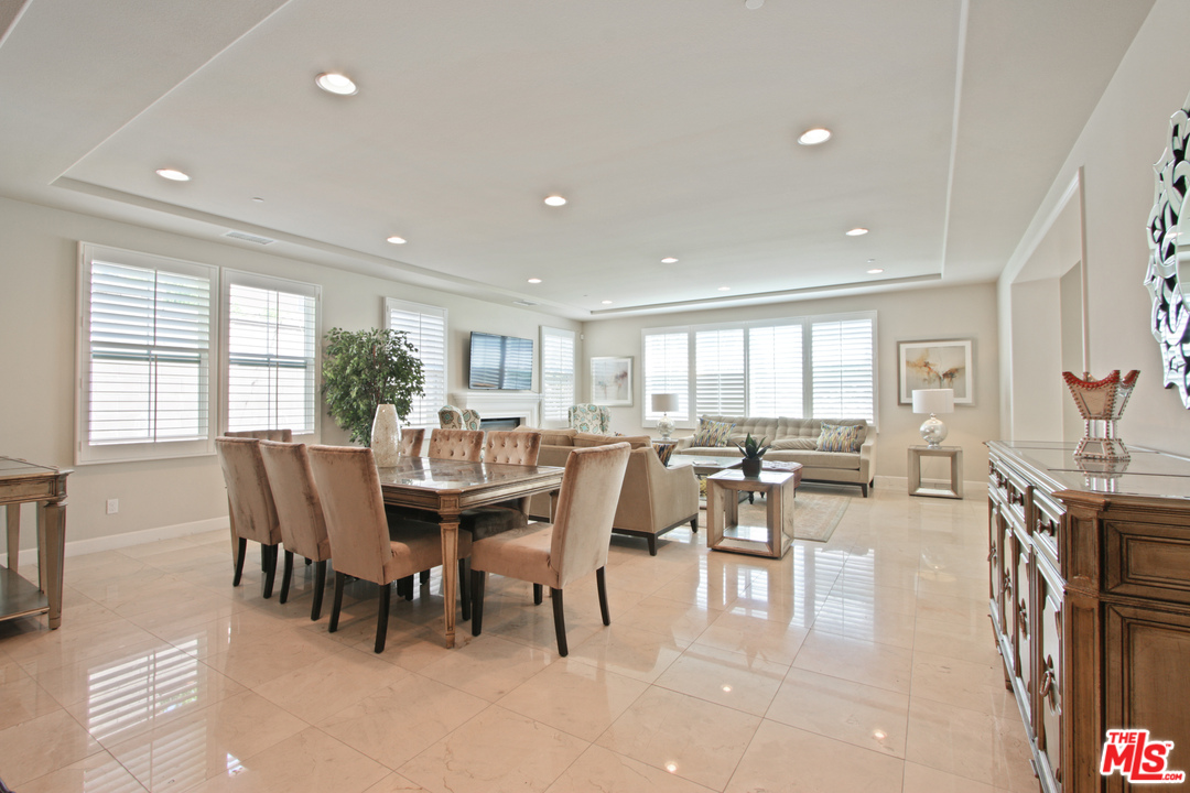 48 Clocktower Irvine, CA 92620 - Photo 7 of 39 Gallery Image 7