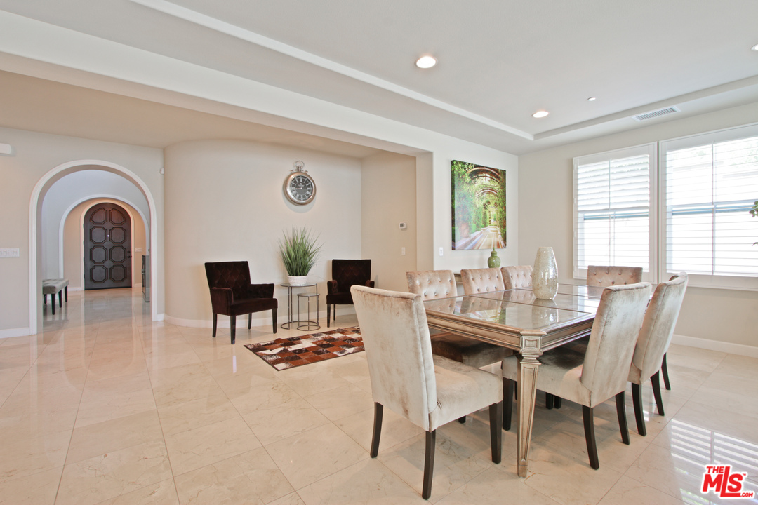 48 Clocktower Irvine, CA 92620 - Photo 8 of 39 Gallery Image 8