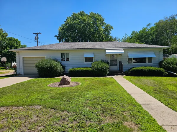 $95,000 | 507 South Elm Street, Lamberton, MN 56152