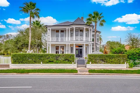 $1,174,000 | 1210 Broadway Avenue J, Galveston, TX 77550