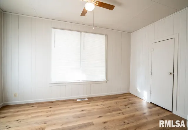 $49,999 | 111 South 5th Street, Elkville, IL 62932