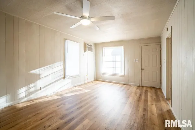 $49,999 | 111 South 5th Street, Elkville, IL 62932