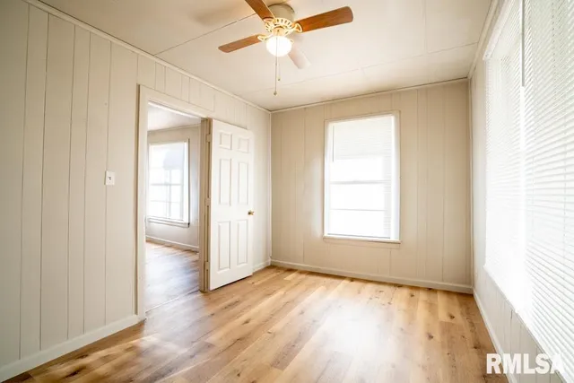 $49,999 | 111 South 5th Street, Elkville, IL 62932