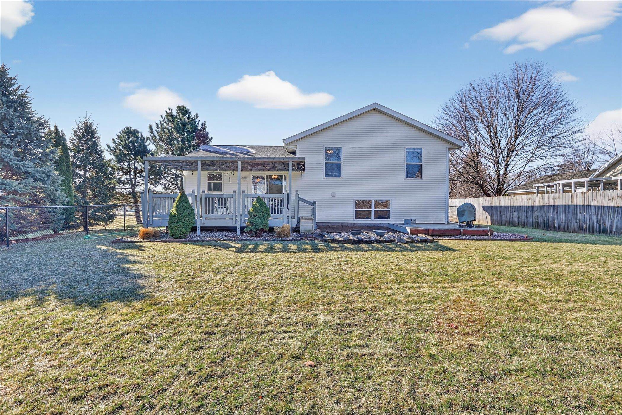 2223 Alongi Lane Beloit, WI 53511 - Photo 33 of 46