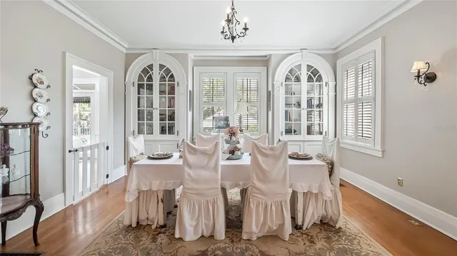 a view of a livingroom with furniture window and outdoor view