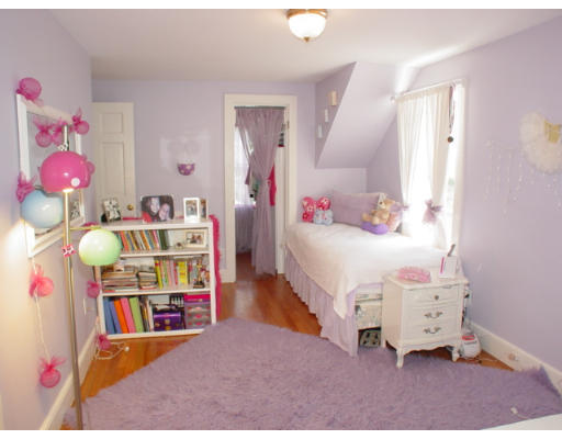 192 Holt Road Andover, MA 01810 - Photo 18 of 24 a bedroom with furniture and a book shelf