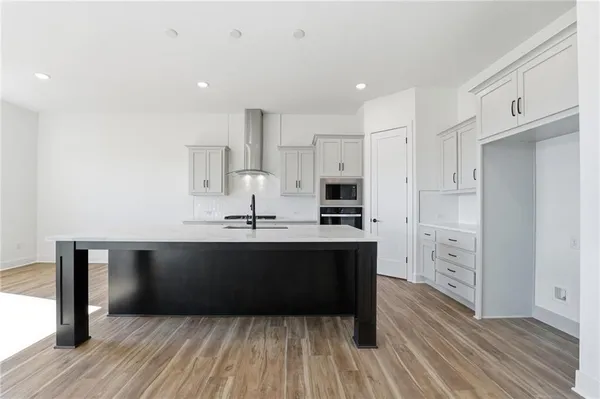 $569,990 | 1599 Grayhawk Drive, Basehor, KS 66007