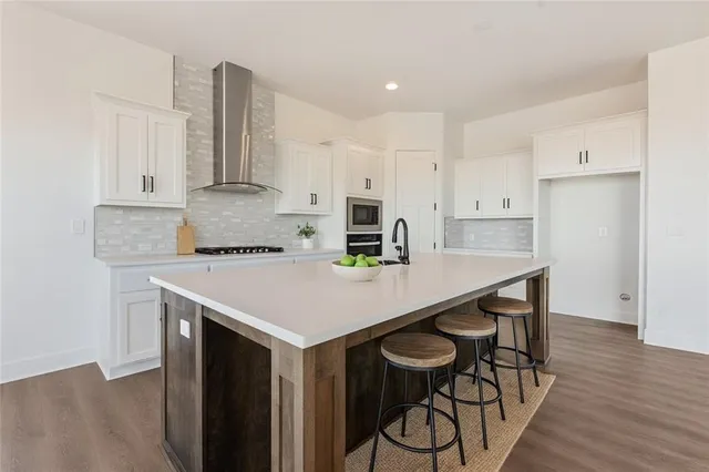 $572,875 | 1599 Grayhawk Drive, Basehor, KS 66007